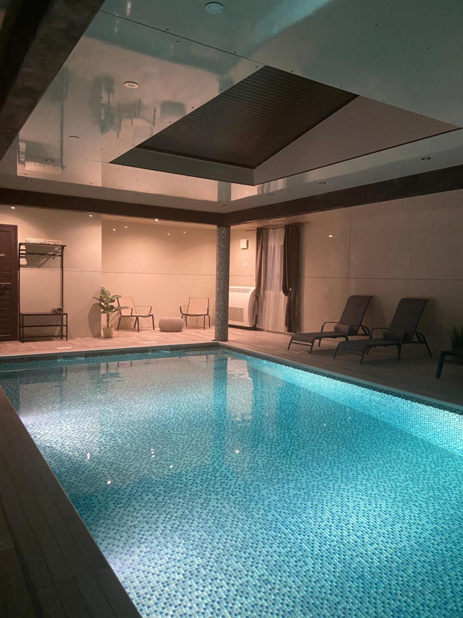 Histoire D'o - Les Piscines - D'hotes *